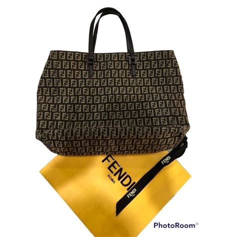 ยี่ห้อ fendi